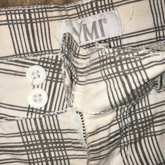 Plaid shorts - Picture 2 of 3